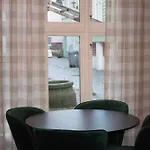 Spacious 2bd In Bergen! * Bergen