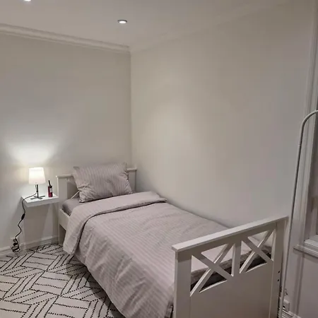 Spacious 2bd In Bergen! Bergen